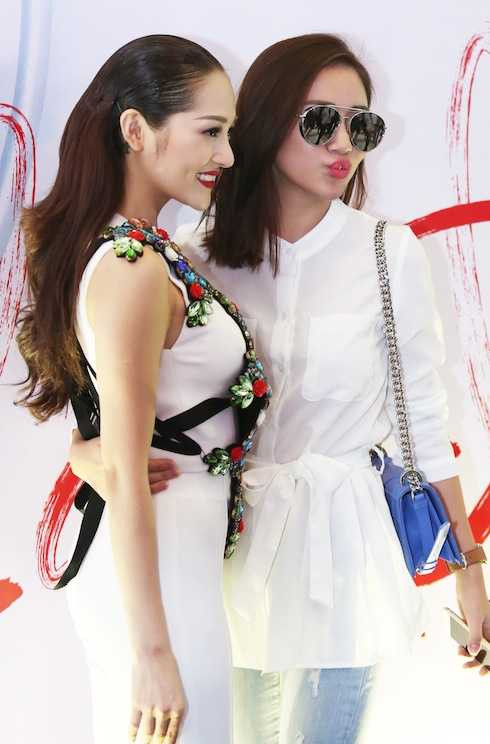 Bảo Anh và Văn Mai Hương.