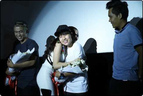 Bảo Anh cảm ơn đạo diễn Đinh Hà Uyên Thư. 