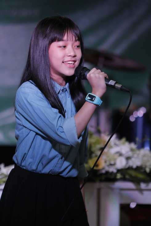 Các giọng ca nhí thể hiện một số ca khúc trong album.