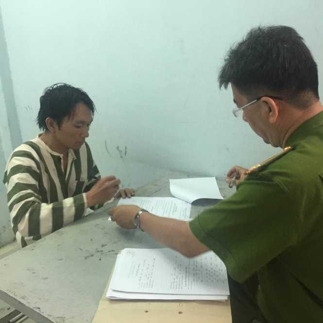 Vĩnh tại cơ quan cảnh sát điều tra Công an Q.Gò Vấp - Ảnh: Mỹ Thương