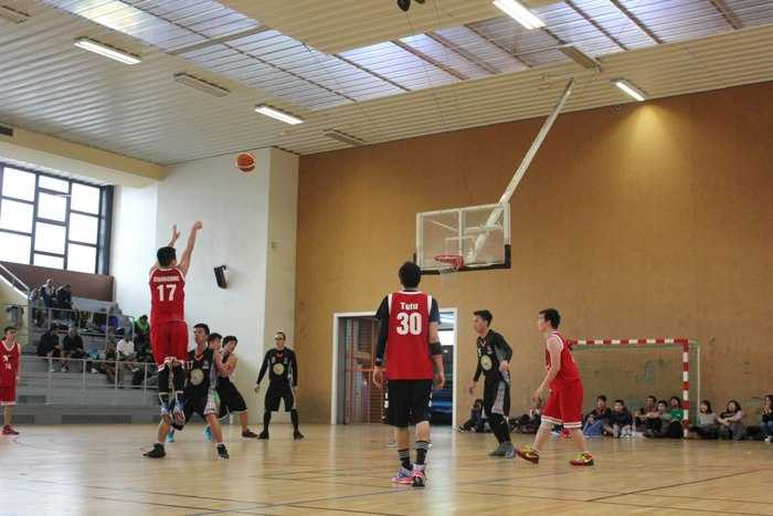 Gây cấn giải bóng rổ sinh viên Việt Nam tại Pháp