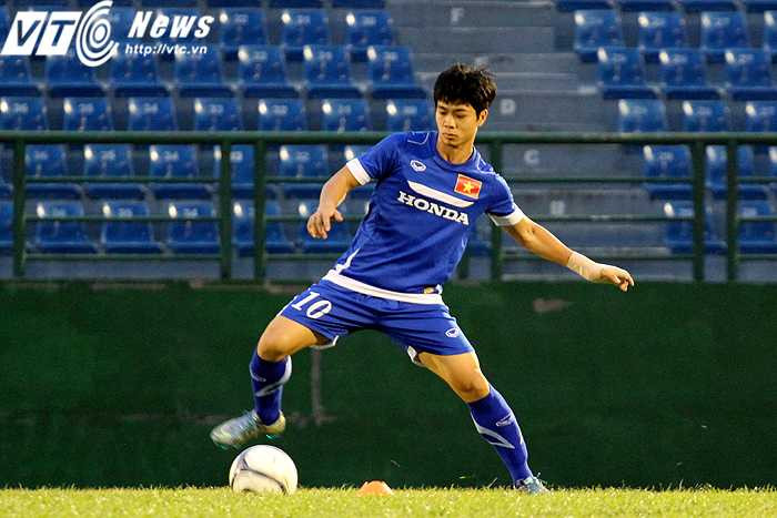 Công Phượng và các cầu thủ tấn công U23 Việt Nam đang gặp vấn đề dứt kiểm (ảnh: Hoàng Tùng)