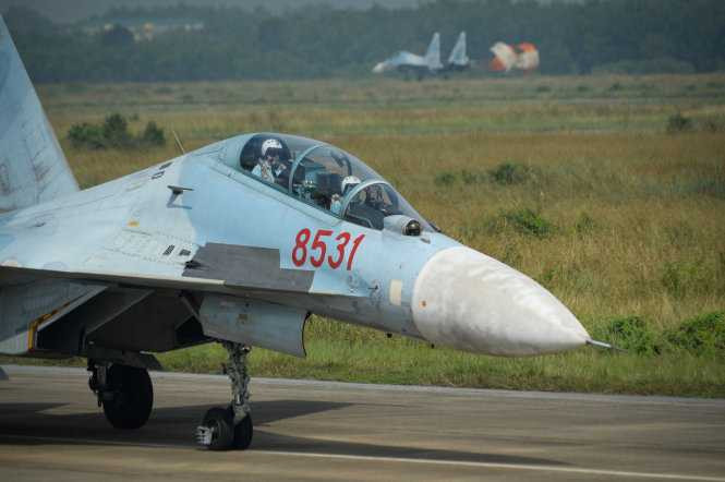 Các chiến đấu cơ hổ mang chúa trở về căn cứ sau chuyến bay - Ảnh: Thuận Thắng