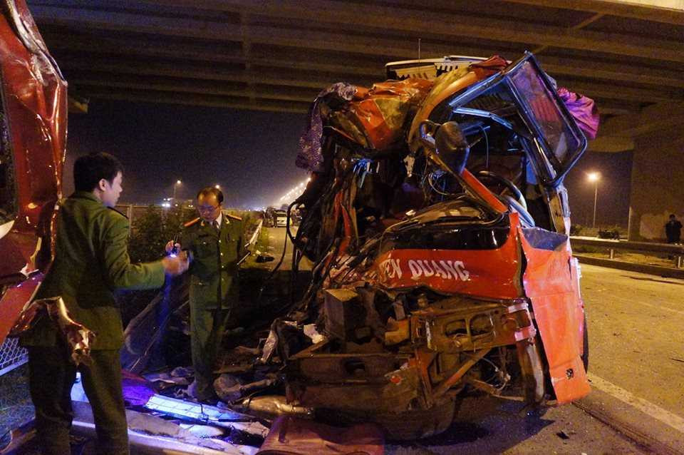 Hiện trường vụ tai nạn thảm khốc (Ảnh: Việt Linh)