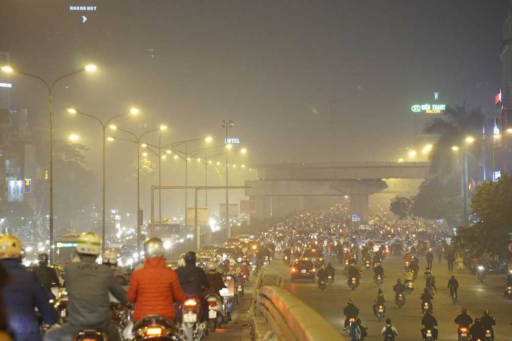 Đường Nguyễn Trãi lúc 18h ngày 22/12.