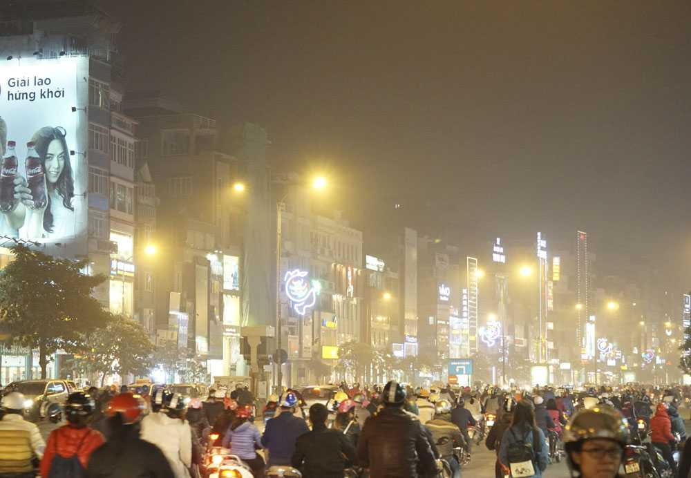 Hà Nội mờ ảo trong lớp sương mù 'lạ'