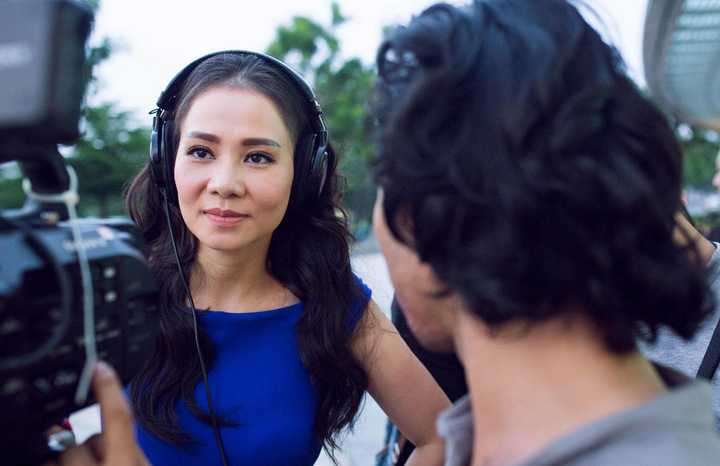 Sau khi kết hôn và sinh em bé, Thu Minh ngày càng thăng hoa trong sự nghiệp. Cô luôn là tâm điểm trong những sự kiện có mình xuất hiện. Có ông xã là chỗ dựa vững chắc, Thu Minh cũng thoải mái hơn trong nghệ thuật, tiếng hát cất lên cũng nhẹ nhàng, say đắm hơn.