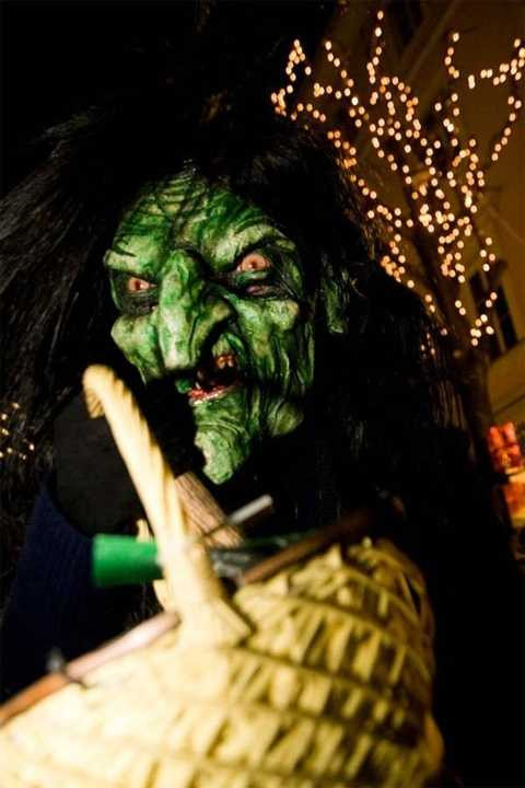 Mụ phù thủy Frau Perchta Mụ phù thủy Frau Perchta