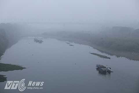 Theo Trung tâm Dự báo Khí tượng Thuỷ văn T.Ư, từ đêm 24, miền Bắc đón đợt gió mùa đông bắc mới nên sáng 25, Hà Nội bắt đầu bước vào đợt rét mới. Đợt rét này khá đậm và sẽ kéo dài đến hết năm.