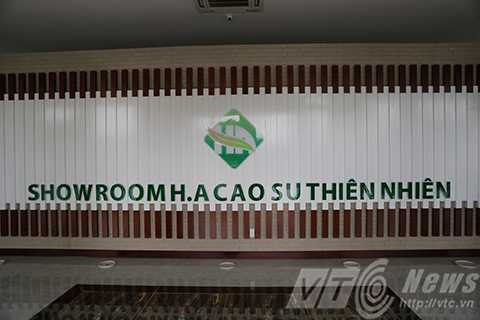 Bên trong showroom, chỉ bán cho người Trung Quốc, cấm khách Việt, Đà Nẵng