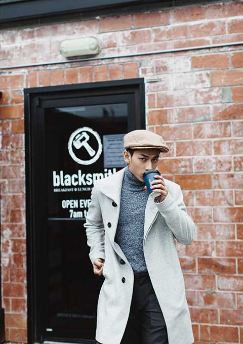 Isaac chia sẻ: “Đây không phải lần đầu Isaac đi Mỹ nhưng đây là lần đầu trải nghiệm mùa đông tại đây, trời lạnh nhưng dễ chịu. Ngoài được gặp gia đình và fan hâm mộ Isaac ở Mỹ, Isaac còn gặp lại Nino Mars là bạn thân của Isaac khi còn ở Việt Nam. Anh cũng là người chụp bộ ảnh này cho Isaac tại thành phố Houston khi Isaac đến đây lưu diễn”. 