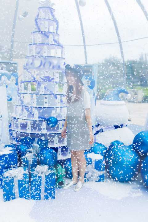 Dù là con cưng của các nhãn hàng và truyền thông nhưng Hari Won có cách chi tiêu khá tiết kiệm để sớm đạt mục tiêu là mua nhà riêng. Mỗi tháng, nữ ca sĩ Hương đêm bay xa chỉ dành ra khoảng 10 triệu để mua sắm, tốn nhất cho việc ăn và make up. Trợ lý của Hari Won từng nói cô thuộc dạng người keo kiệt nhưng cô cho rằng mình sống tiết kiệm như vậy là tốt.