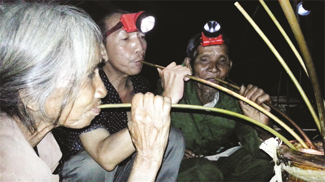 Từ trẻ em, phụ nữ đến người già, ai ai cũng có thể uống rượu được