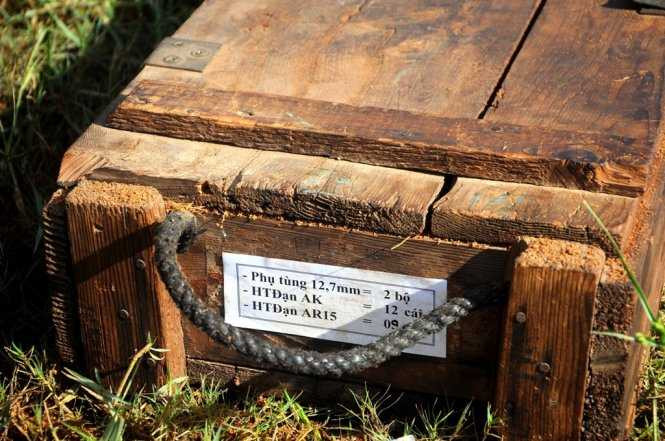 Một thùng gỗ chứa đầu đạn. Ảnh: Lâm Thiên