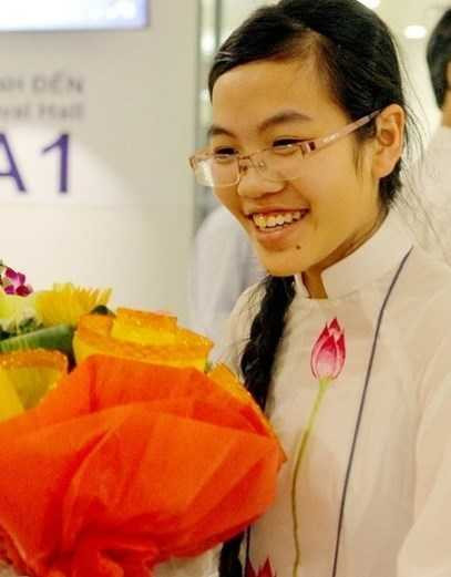 Nữ sinh 17 tuổi Đinh Thị Hương Thảo là đại biểu Đại hội Tài năng trẻ Việt Nam lần thứ 2
