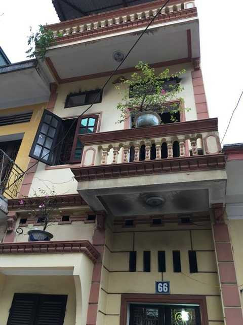 Hiện trường 2 vợ chồng chết thảm trong ngôi nhà bốc cháy