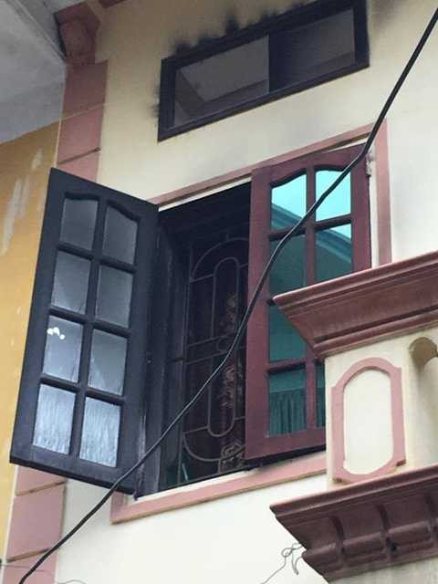 Hiện trường 2 vợ chồng chết thảm trong ngôi nhà bốc cháy