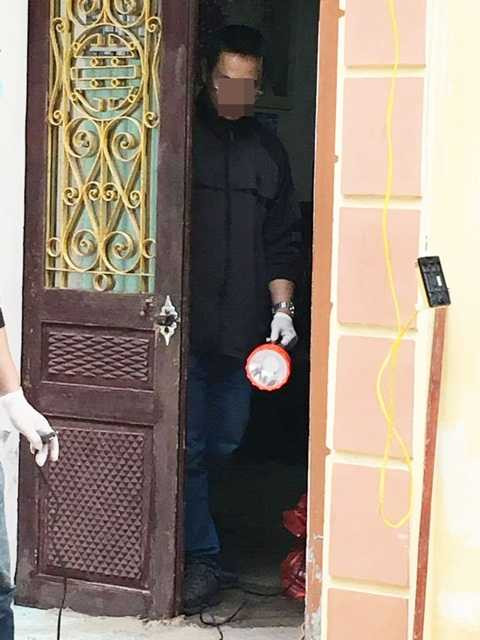 Hiện trường 2 vợ chồng chết thảm trong ngôi nhà bốc cháy