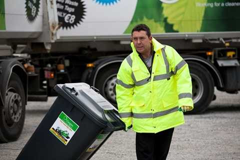 Nghề thu dọn rác không hề đơn giản như chúng ta vẫn tưởng tượng