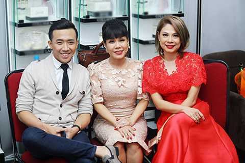 Nghệ sĩ Việt Hương cho biết thí sinh chị nể nhất trong Cười Xuyên Việt chính là La Thành vì anh đã dàn dựng một con người đa nhân cách, biến hóa từ cười – ác – gian – hiểm, mà diễn viên bình thường khó theo được. Việt Hương quyết định cho La Thành 10 điểm, trong đó có 1 điểm cho bạn diễn hỗ trợ Anh Đức, 1 điểm cho Các-ca-đơ.