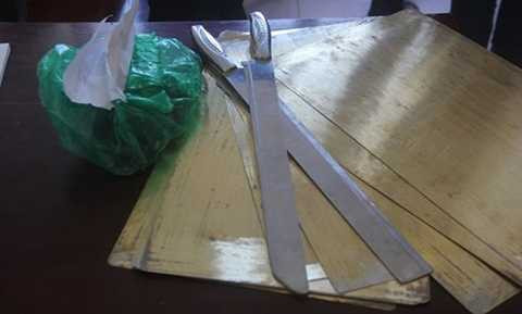 Một trong những hung khí nhóm cướp dùng để đi cướp. Ảnh: T.H.