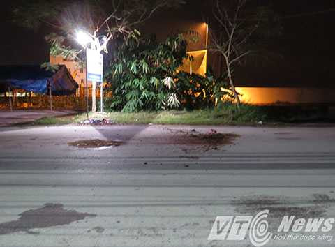 Hiện trường nơi xảy ra vụ TNGT khiến 3 người thương vong - Ảnh MK Hiện trường nơi xảy ra vụ TNGT khiến 3 người thương vong - Ảnh MK