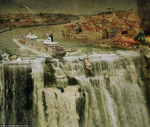 Một con tàu du lịch sắp sửa rơi xuống từ trên thác nước cuồn cuộn