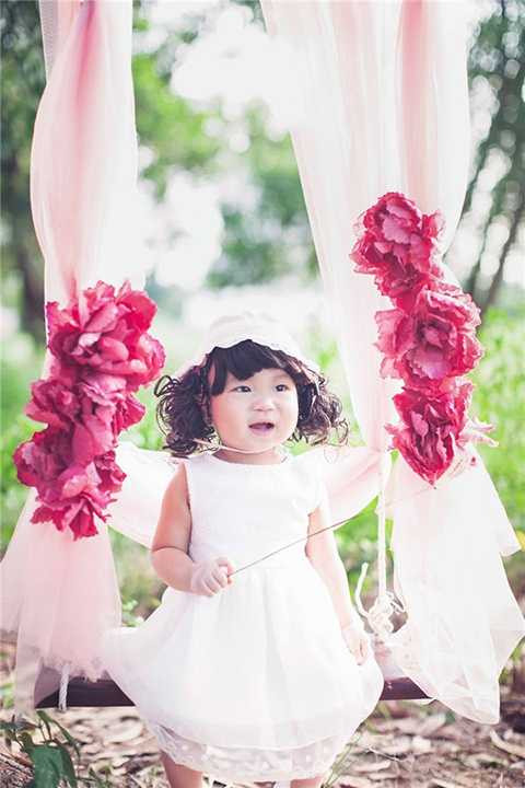 Riêng công chúa út Sunny lại được nhận xét là có năng khiếu nghệ thuật khi thường xuyên “nhún nhảy” mỗi lần nghe thấy tiếng nhạc.