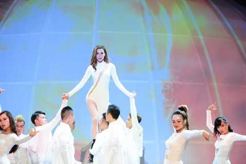 Hà Hồ đảm nhận vai trò giám khảo chính của Siêu mẫu Việt Nam 2015 Hà Hồ đảm nhận vai trò giám khảo chính của Siêu mẫu Việt Nam 2015