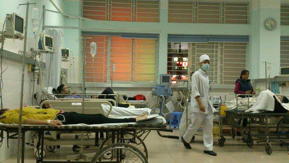 Số lượng bệnh nhân quá lớn nên các bệnh viện đã phải chia nhau tiếp nhận các ca cấp cứu (Ảnh:M.Khang)