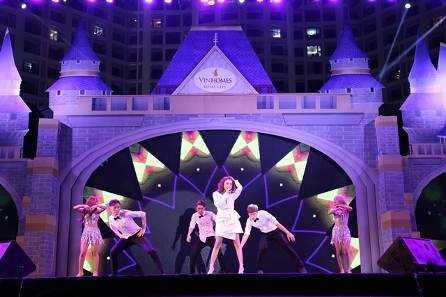 Hàng nghìn cư dân cuồng nhiệt với “Chào 2016” tại Vinhomes Royal City