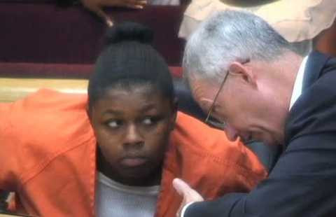 Torrie đã có hành động truy đuổi khá dã man Torrie đã có hành động truy đuổi khá dã man