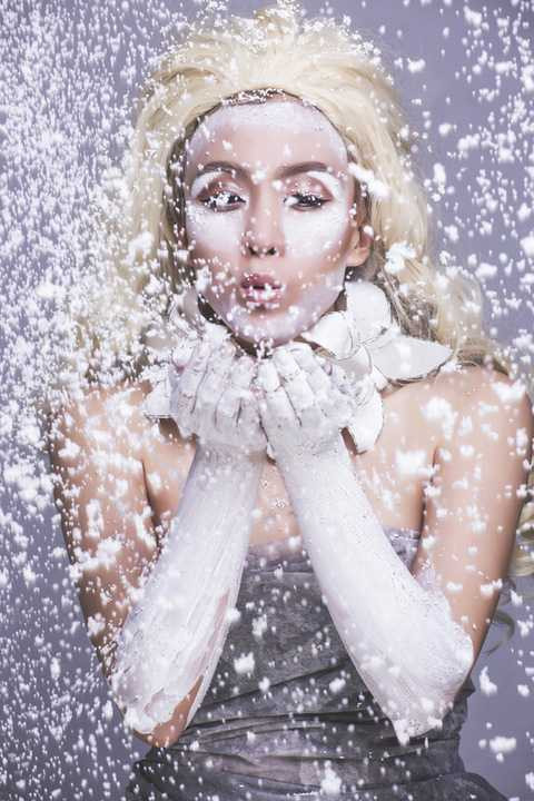 Với chất giọng ấm áp, cảm xúc cùng phong cách thời trang lẫn ngoại hình mới mẻ, "Mỹ nhân đầu trọc" hứa hẹn sẽ tạo nên sự đột phá mới ở sự nghiệp của cô trong thời gian tới.