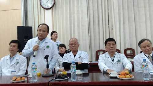 Những bác sỹ tham gia phẫu thuật cho bà Chài. Những bác sỹ tham gia phẫu thuật cho bà Chài.