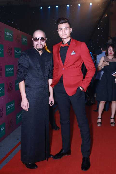 Đức Hùng hiện là một trong những nghệ sĩ đắt show bậc nhất của làng showbiz Việt tại Hà Nội với tần suất xuất hiện dày đặc trong các sự kiện văn hóa – giải trí lớn.