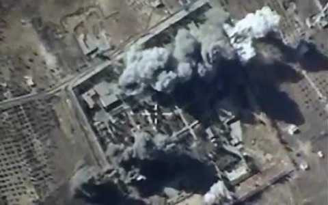 Một mục tiêu IS bị Không quân Nga không kích. Ảnh Reuters Một mục tiêu IS bị Không quân Nga không kích. Ảnh Reuters