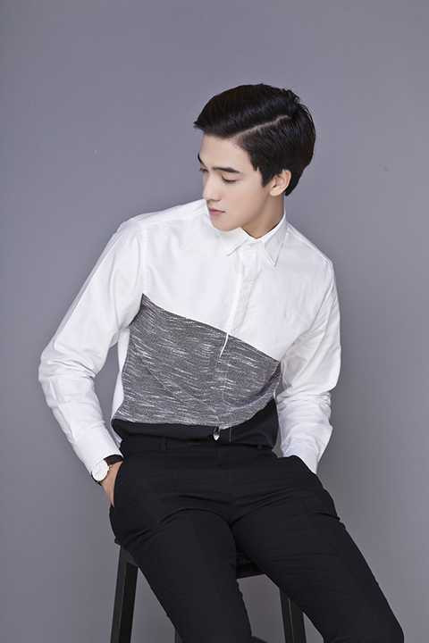 Nhưng trái ngược với mọi suy đoán, Tiến Vũ thường xuất hiện lịch lãm hơn. “Body Vũ cũng chưa đủ đẹp để cứ khoe hoài như thế, thú thật Vũ cũng không ngại việc khoe nhưng cần có mục đích và phải chuẩn bị thật tốt mới khoe. Hiện tại Vũ đang tích cực tập luyện và trau đồi bản thân. Muốn nóng là phải nóng bằng cả phần nhìn và phần diễn nữa cơ” – Tiến Vũ vui vẻ chia sẻ.