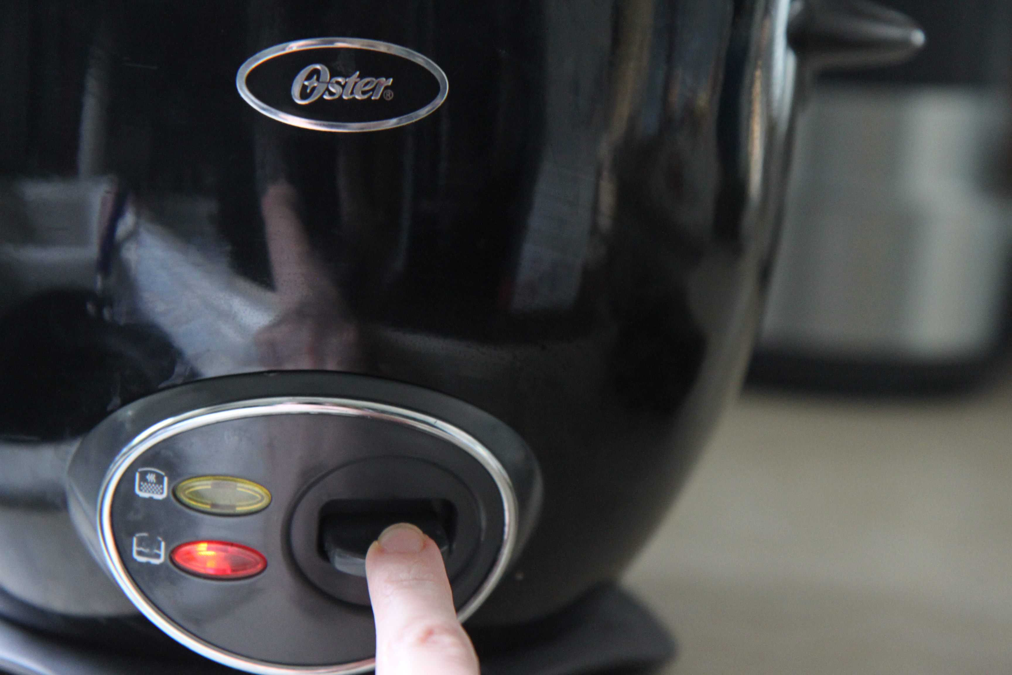 Làm bắp rang bơ bằng nồi cơm điện vừa nhanh vừa dễ