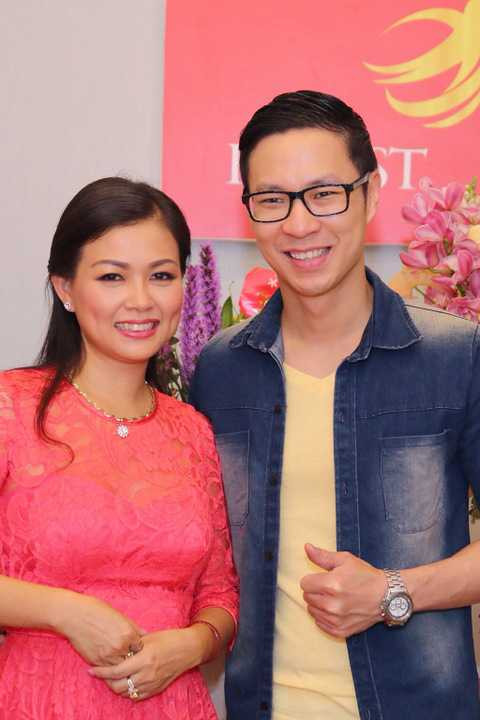 Luôn xinh đẹp và trẻ trung, ít người biết Quỳnh Giang đã là mẹ của 4 thiên thần nhỏ và luôn chu toàn công việc gia đình.