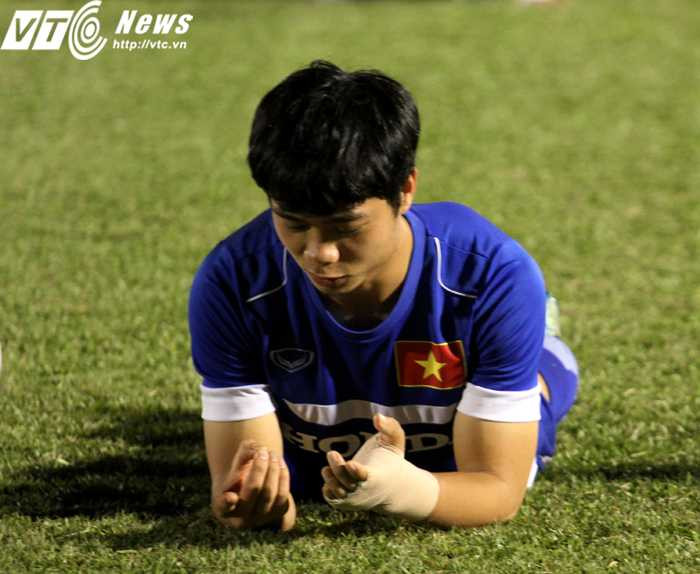 Công Phượng chưa rõ mình sẽ đá cặp với ai trên hàng công (ảnh: H.T)