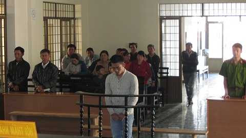 Bị cáo Tân tại tòa án. Ảnh : Tây Sơn