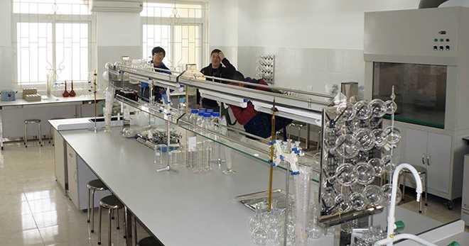 Trang thiết bị phòng thí nghiệm của ĐH Kinh doanh Công nghệ chuẩn bị phục vụ cho việc đào tạo y dược Trang thiết bị phòng thí nghiệm của ĐH Kinh doanh Công nghệ chuẩn bị phục vụ cho việc đào tạo y dược