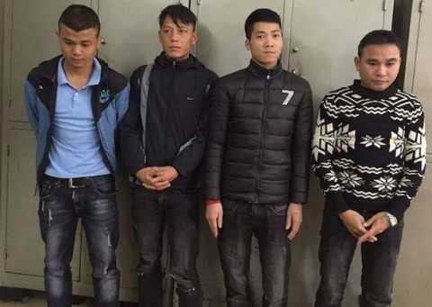 Bốn đối tượng tại cơ quan công an