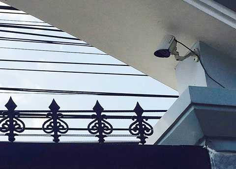 Theo camera an ninh tại biệt thự nhà ông Út, thời điểm xảy ra vụ đột nhập là 2h24, ôtô nhóm người này sử dụng là loại 4 chỗ.