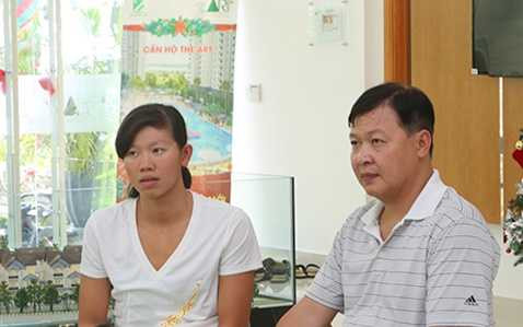 Thầy trò Ánh Viên tất bật giải quyết nhiều công việc và tham gia nhiều chương trình trong thời gian ngắn ngủi ở Việt Nam