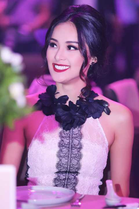 Bên cạnh việc hoạt động showbiz thì cô chủ yếu dành thời gian đi học tiếng Anh cũng như học thêm về <a href='https://vtcnews.vn/kinh-te.1.0.html' >kinh doanh</a> để có thể phát triển công việc trong tương lai gần. 