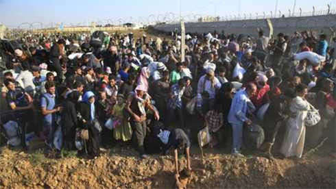Người tị nạn Syria tràn qua biên giới vào Thổ Nhĩ Kỳ 