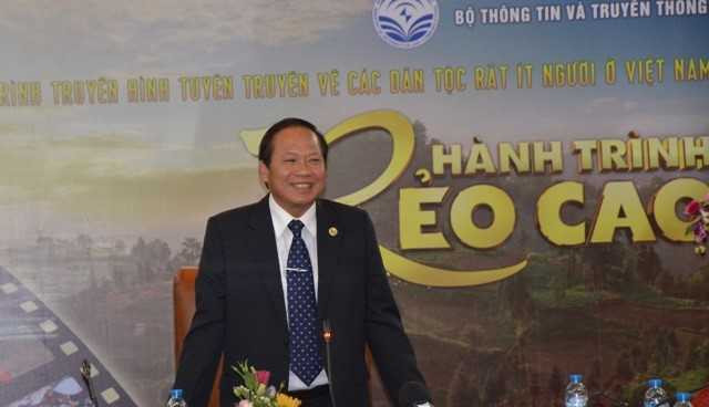 Thứ trưởng Bộ Thông tin và Truyền thông phát biểu tại họp báo.