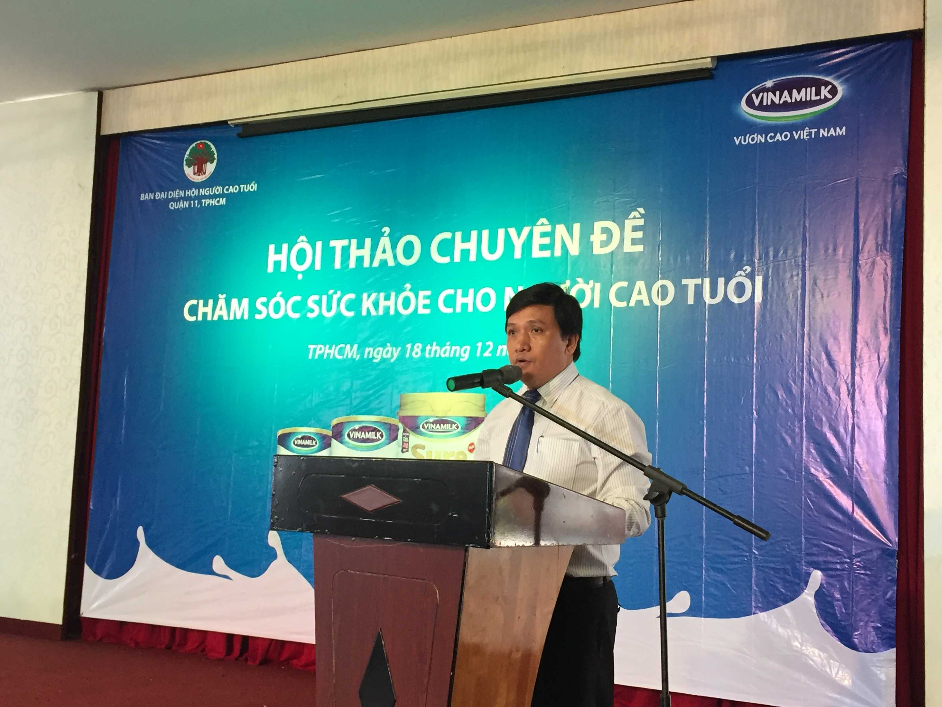 Ông Phan Nguyễn Minh Nhựt, Giám Đốc Kinh Doanh Miền HCM phát biểu tại hội thảo ở Hồ Chí Minh