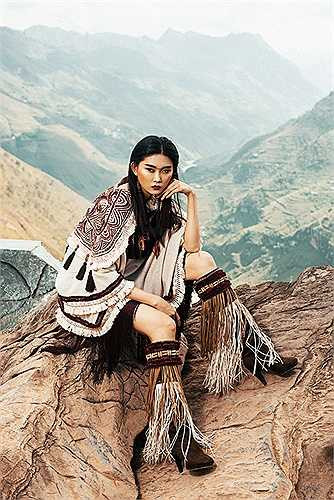 Bộ sưu tập hướng đến đối tượng khách hàng nữ, thành đạt, cá tính yêu thích sự độc đáo, khác biệt muốn được thể hiện phong cách cá nhân, hướng tới sự tự do, phóng khoáng.